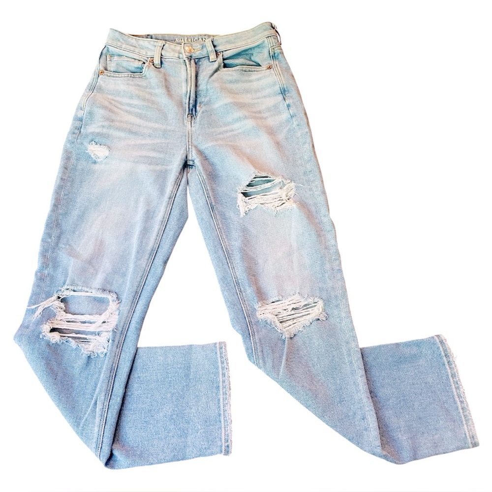 American Eagle Mom Straight Distressed Jeans Size 2